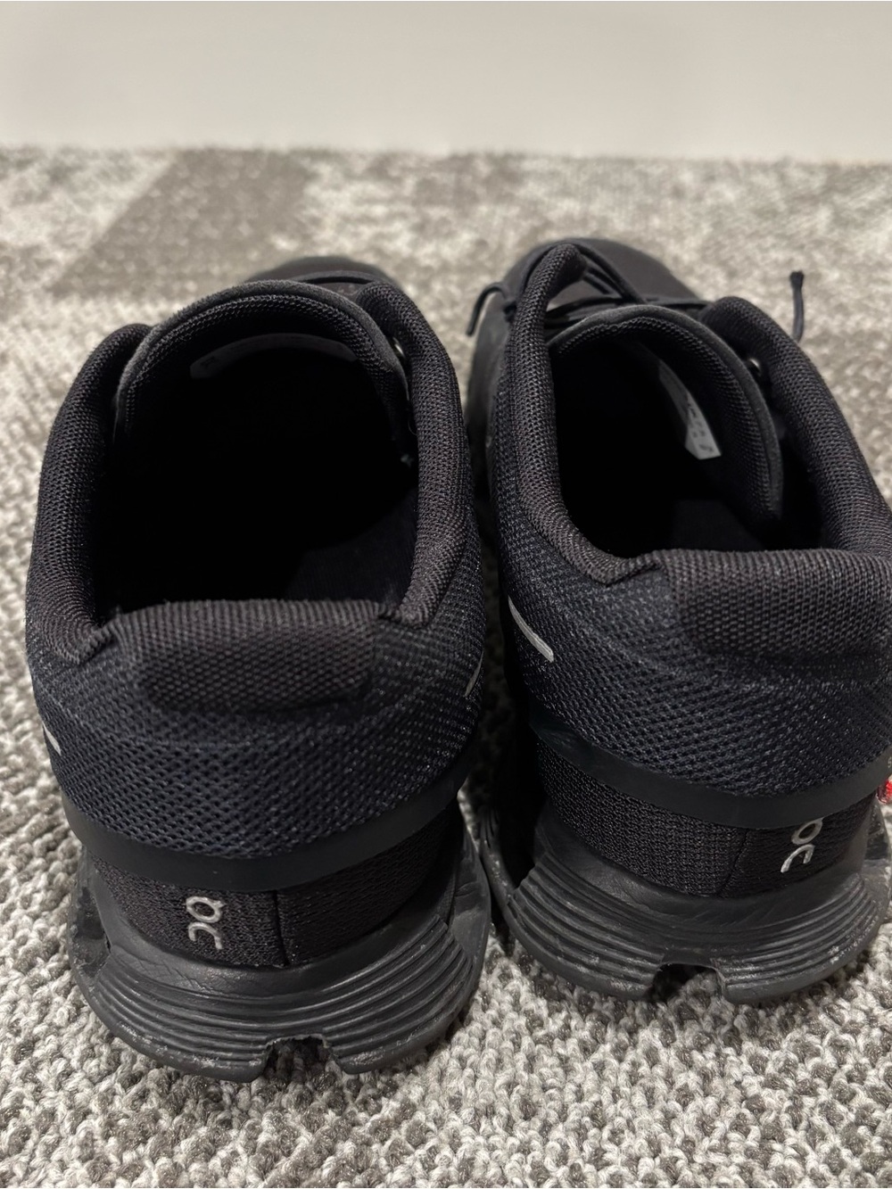 On Running Cloud 6 Triple Black Athletic Shoes Womens U.S. 9.5 - Picture 4 of 6